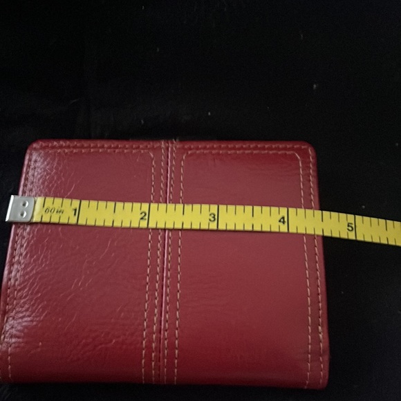 Reaction Kenneth Cole red wallet with kisslock style closure on back. - Picture 6 of 8